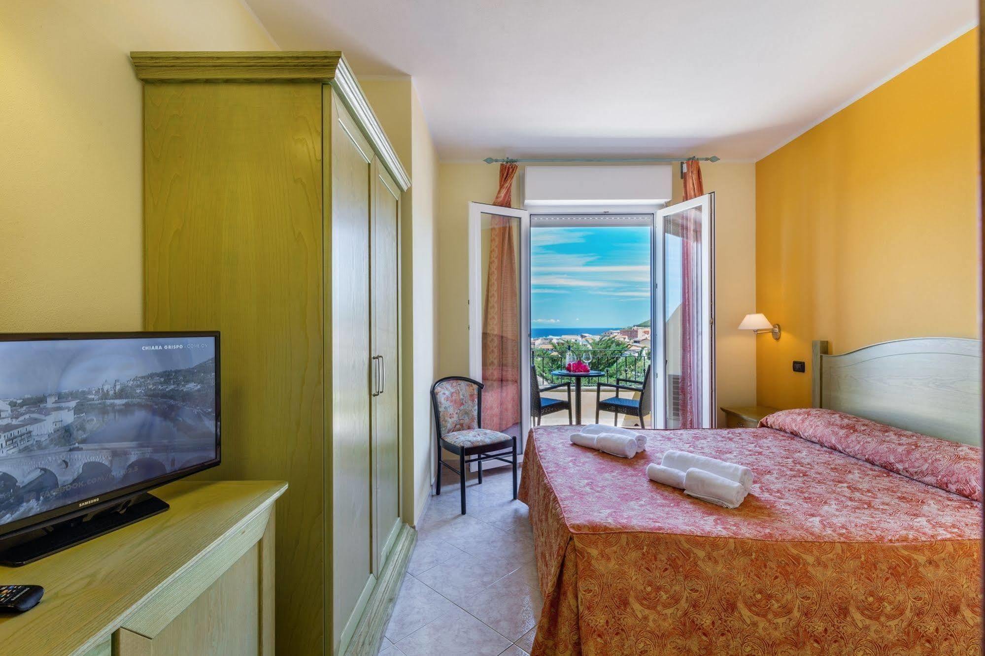 קאסטלסארדו Hotel Rosa Dei Venti מראה חיצוני תמונה